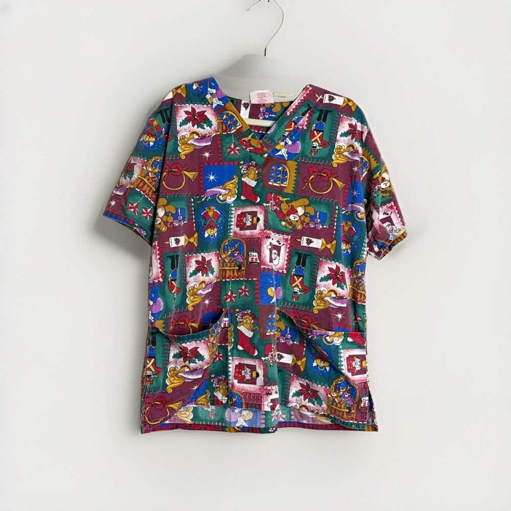 Fashion Scrubs Women’s Holiday Print V-Neck Scrub Top S Multicolor Cotton